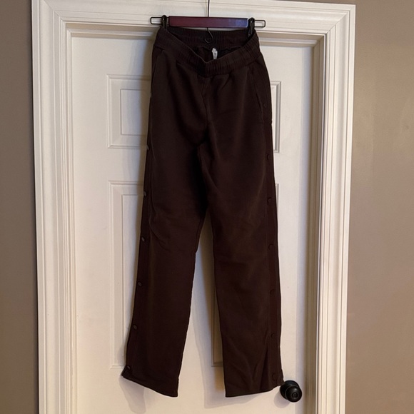 ALO Yoga Pants - ALO Yoga Brown Snap-Detail Track Pants